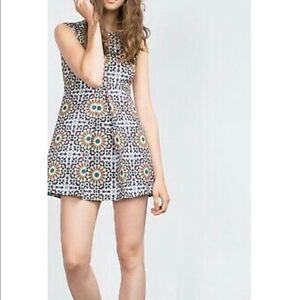 ZARA TILE PRINTED GEOMETRIC ECRU SLIT BACK MINI DRESS